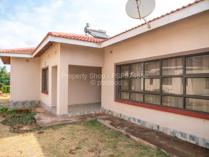 Townhouse/Cluster to Rent in Hogerty Hill, Harare