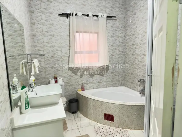 Townhouse/Cluster to Rent in Hogerty Hill, Harare