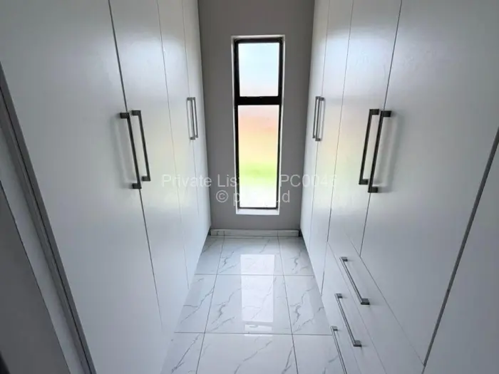 6 Bedroom House for Sale in Westgate, Harare