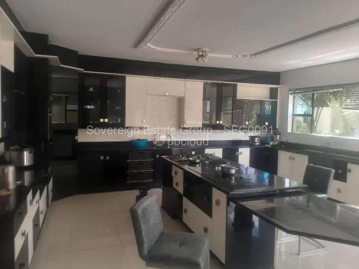 6 Bedroom House for Sale in Helensvale, Harare