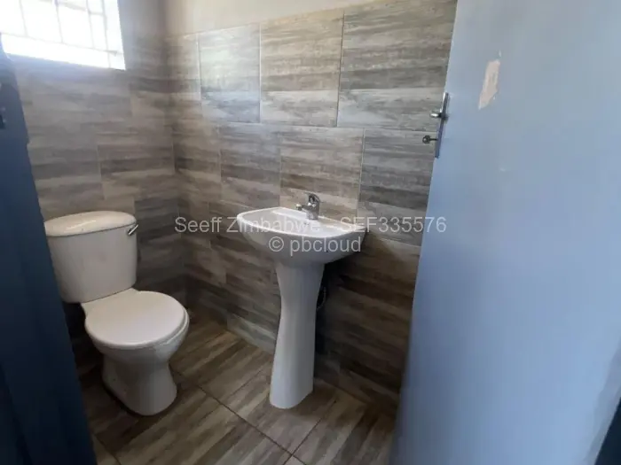 Retail/Shop to Rent in Damofalls, Damofalls