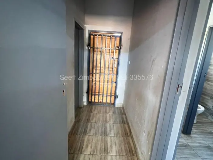 Retail/Shop to Rent in Damofalls, Damofalls