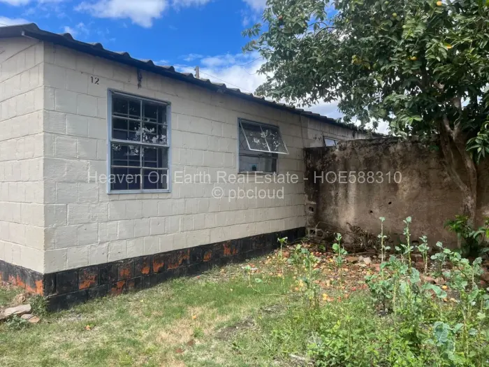 2 Bedroom House to Rent in Mufakose, Harare