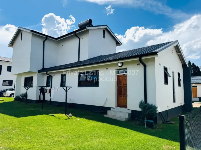 Townhouse/Cluster to Rent in Helensvale, Harare