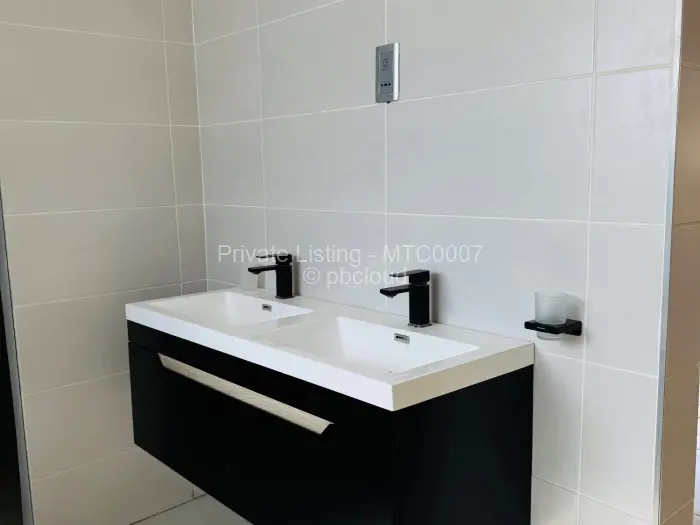 Townhouse/Cluster to Rent in Helensvale, Harare