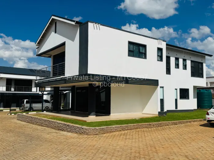 Townhouse/Cluster to Rent in Helensvale, Harare