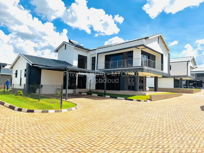 Townhouse/Cluster to Rent in Helensvale, Harare