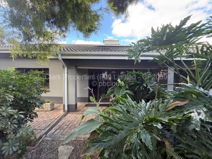 2 Bedroom Cottage/Garden Flat to Rent in Highlands, Harare