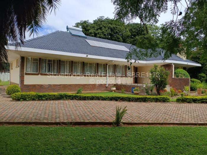 4 Bedroom House to Rent in Matsheumhlope, Bulawayo
