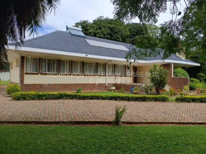 4 Bedroom House to Rent in Matsheumhlope, Bulawayo