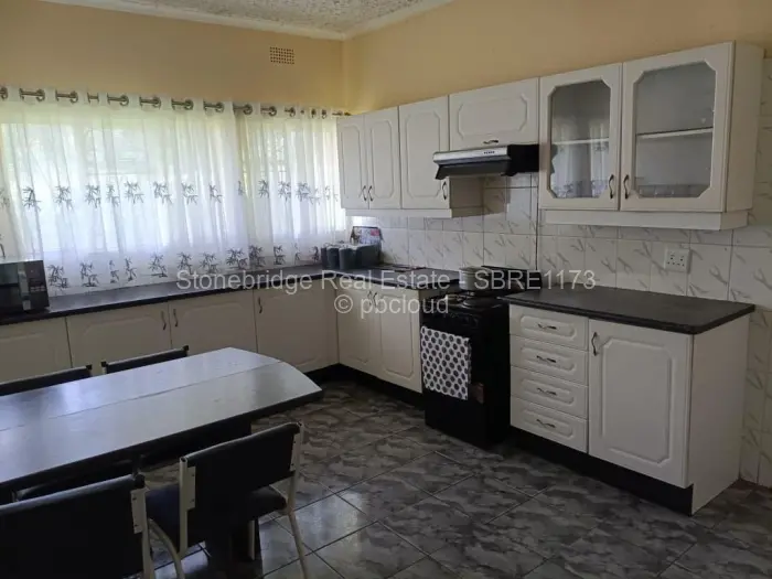 4 Bedroom House to Rent in Matsheumhlope, Bulawayo