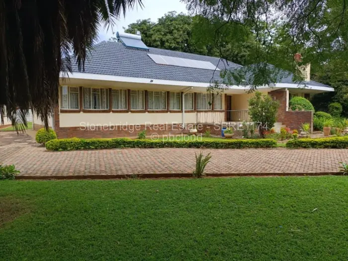 4 Bedroom House to Rent in Matsheumhlope, Bulawayo