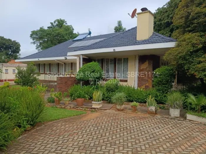 4 Bedroom House to Rent in Matsheumhlope, Bulawayo