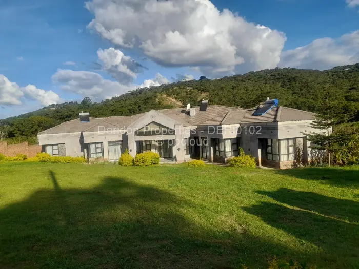 6 Bedroom House for Sale in Carrick Creagh Estate, Harare