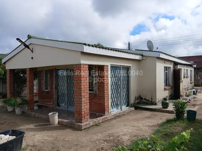 4 Bedroom House for Sale in Woodlands Park, Gweru