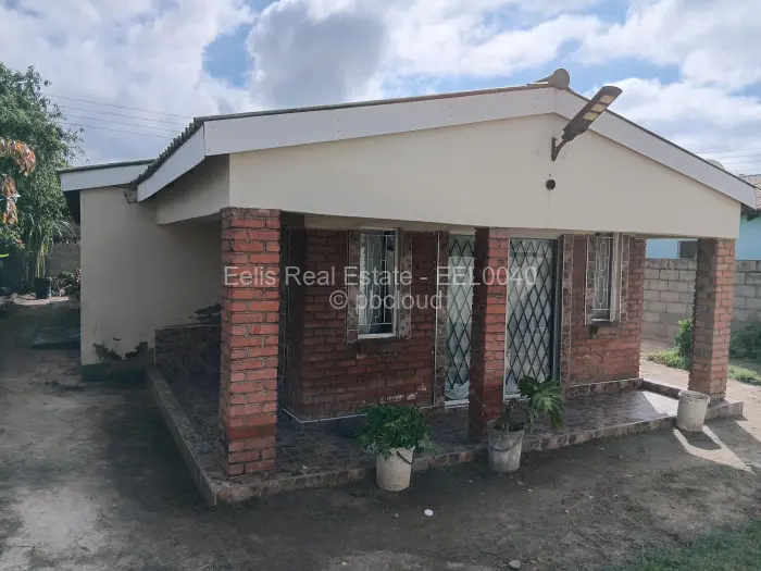 4 Bedroom House for Sale in Woodlands Park, Gweru