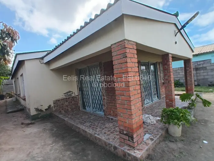 4 Bedroom House for Sale in Woodlands Park, Gweru