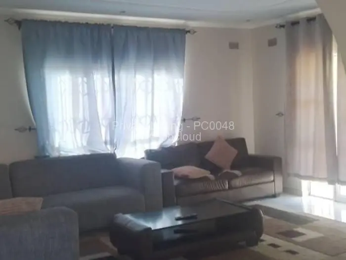 6 Bedroom House to Rent in Manresa, Harare