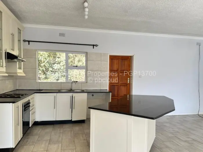 Townhouse/Cluster for Sale in Newlands, Harare