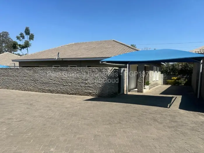 Townhouse/Cluster for Sale in Newlands, Harare