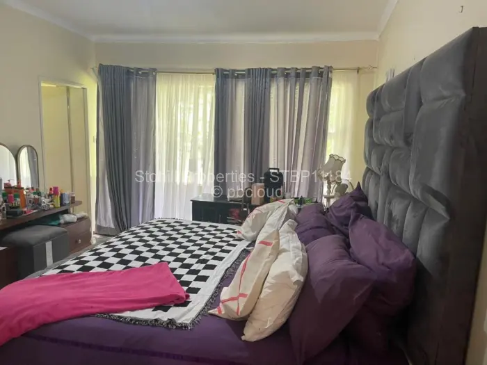 6 Bedroom House for Sale in Gunhill, Harare