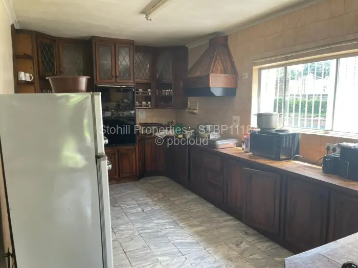 6 Bedroom House for Sale in Gunhill, Harare