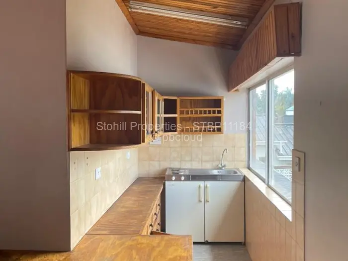 6 Bedroom House for Sale in Gunhill, Harare