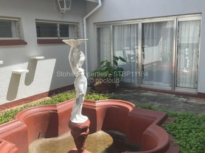 6 Bedroom House for Sale in Gunhill, Harare