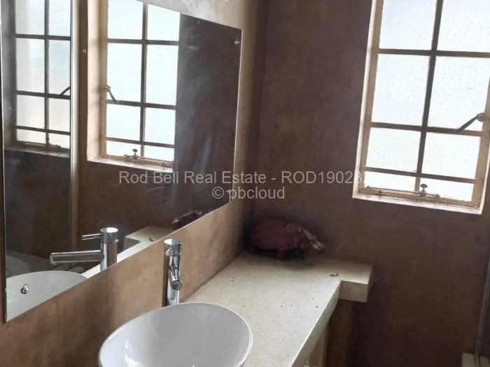 Flat/Apartment to Rent in Avondale West