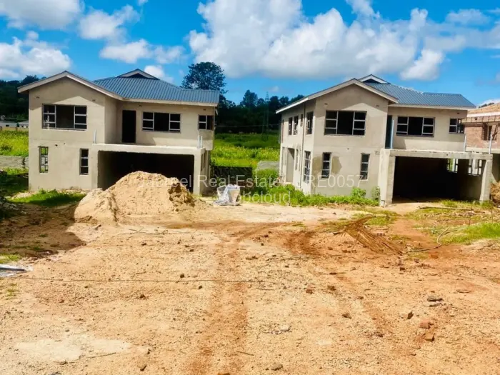 Townhouse/Cluster for Sale in Greystone Park, Harare