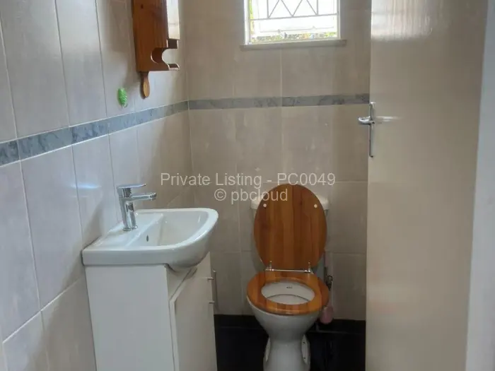 5 Bedroom House for Sale in Hogerty Hill, Harare