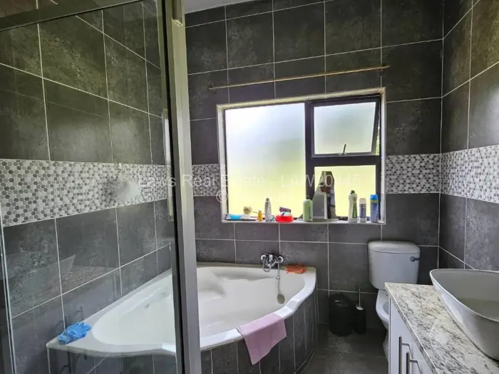 5 Bedroom House for Sale in Mandara, Harare