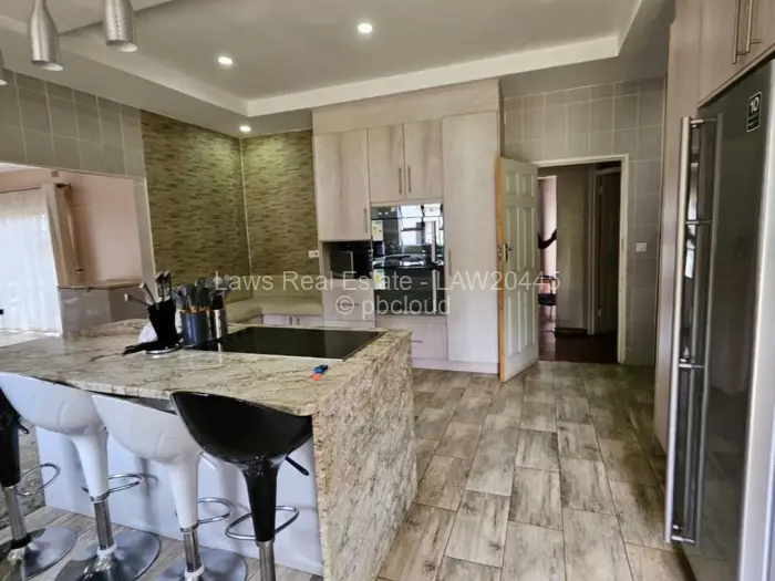 5 Bedroom House for Sale in Mandara, Harare