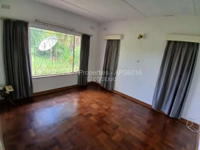 3 Bedroom House to Rent in Milton Park