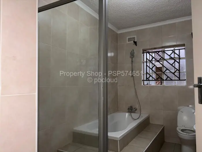 5 Bedroom House for Sale in Borrowdale, Harare