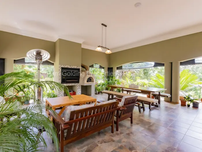 6 Bedroom House for Sale in Hogerty Hill, Harare