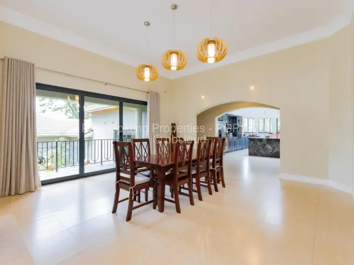 6 Bedroom House for Sale in Hogerty Hill, Harare