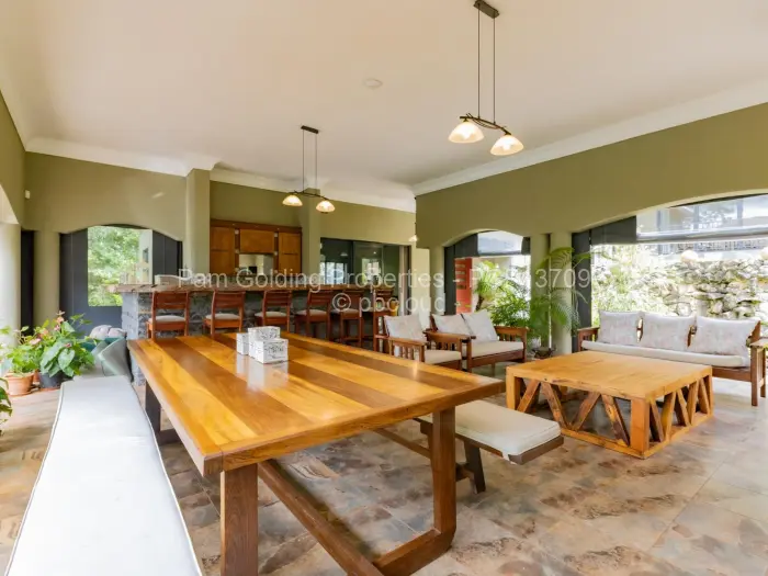 6 Bedroom House for Sale in Hogerty Hill, Harare