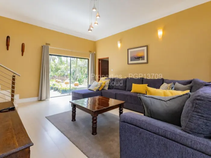 6 Bedroom House for Sale in Hogerty Hill, Harare