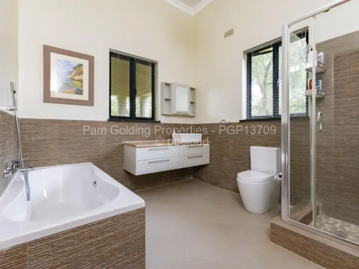 6 Bedroom House for Sale in Hogerty Hill, Harare