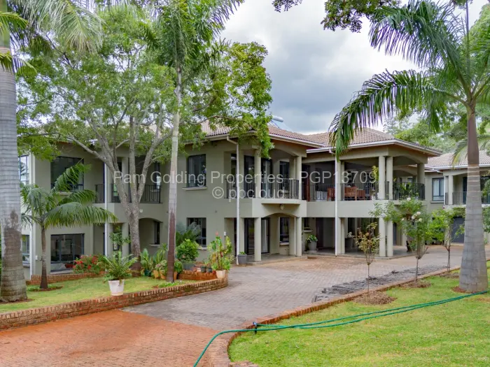 6 Bedroom House for Sale in Hogerty Hill, Harare