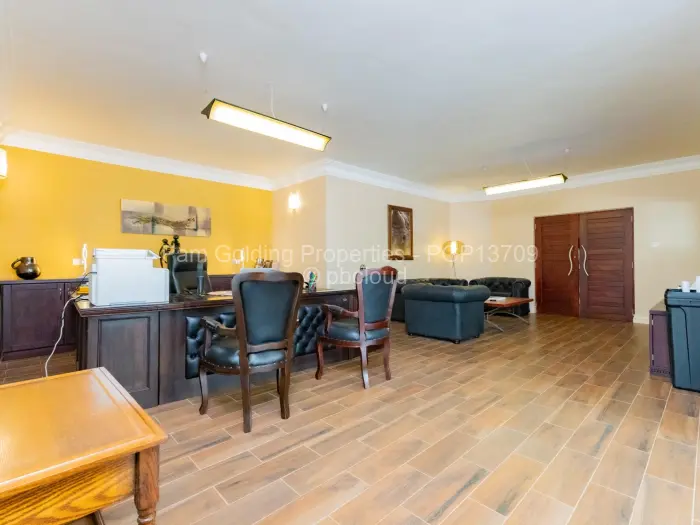 6 Bedroom House for Sale in Hogerty Hill, Harare