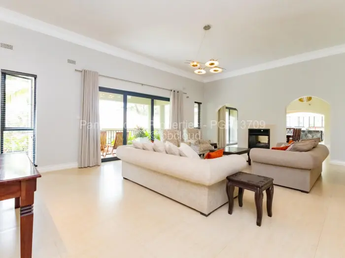 6 Bedroom House for Sale in Hogerty Hill, Harare