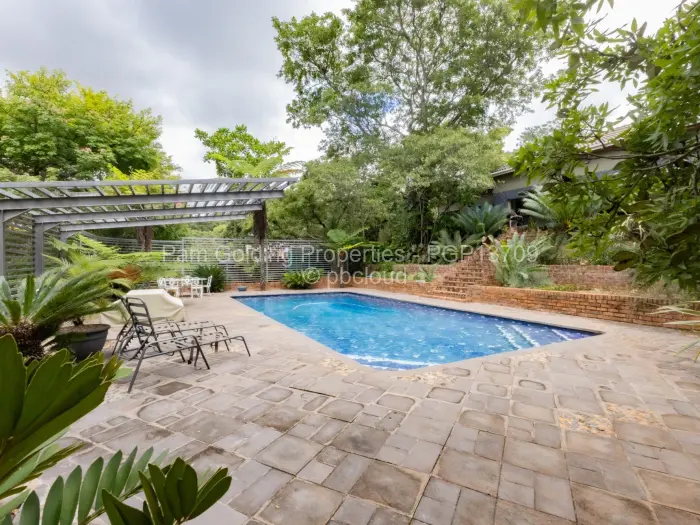 6 Bedroom House for Sale in Hogerty Hill, Harare