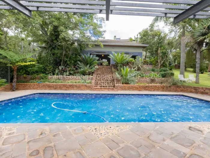 6 Bedroom House for Sale in Hogerty Hill, Harare