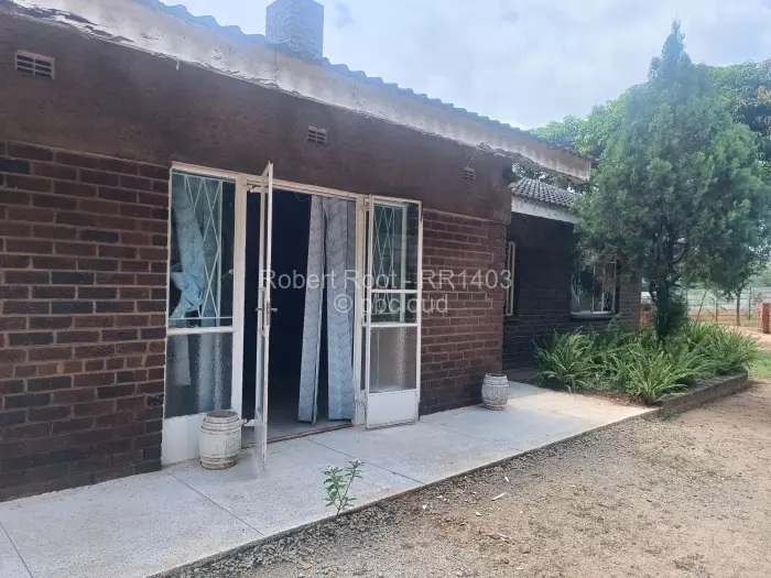 2 Bedroom Cottage/Garden Flat to Rent in Carrick Creagh Estate