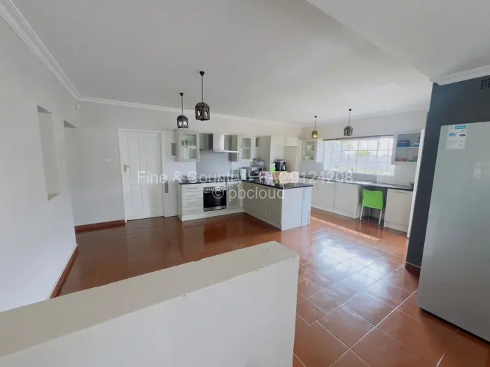 3 Bedroom House to Rent in Manresa