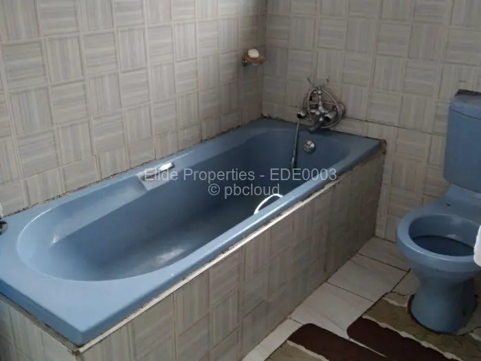 5 Bedroom House for Sale in Waterfalls, Harare