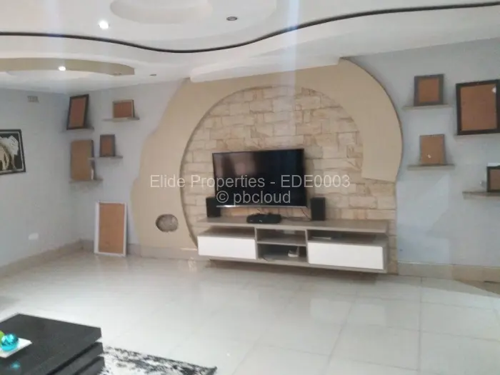5 Bedroom House for Sale in Waterfalls, Harare
