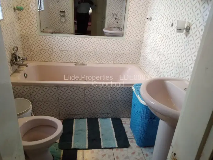 5 Bedroom House for Sale in Waterfalls, Harare